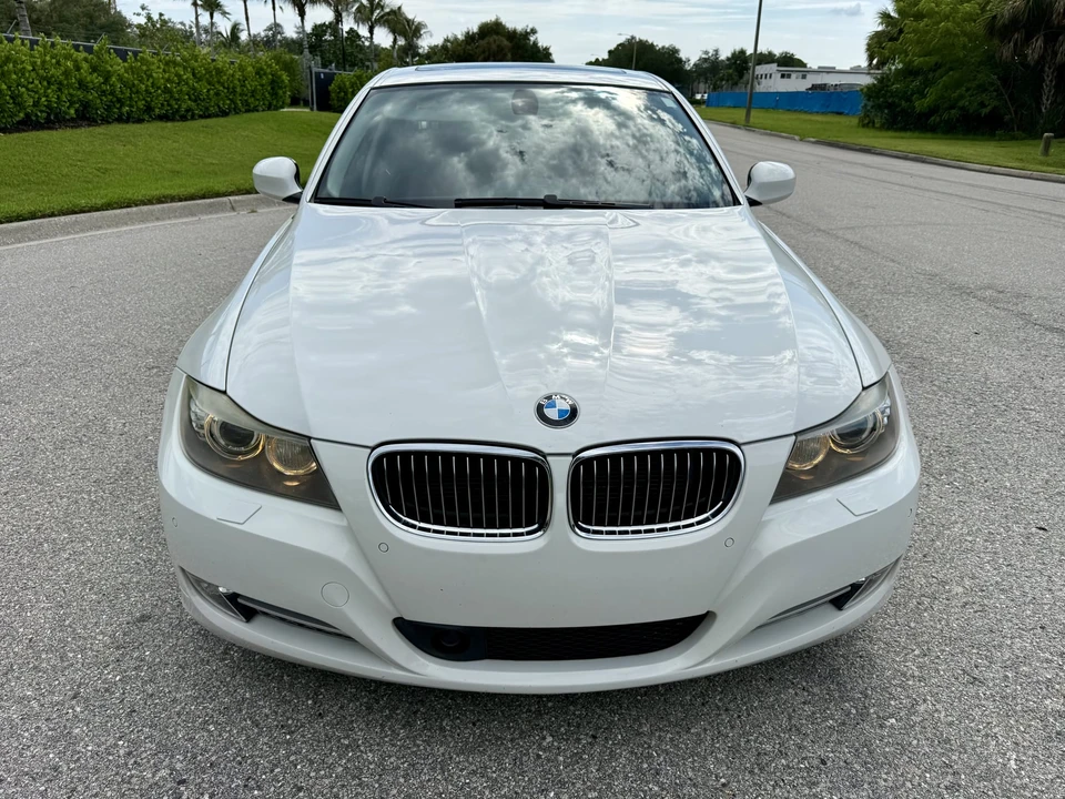 2009 BMW E90 3 Series Sedan - Image 3 of 31