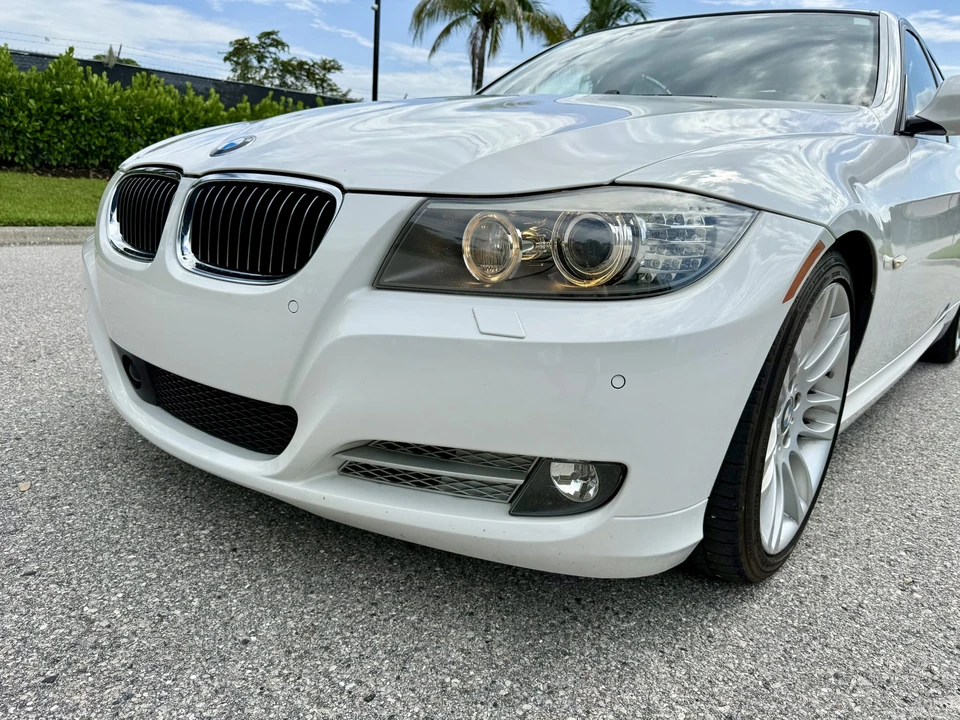 2009 BMW E90 3 Series Sedan - Image 26 of 31