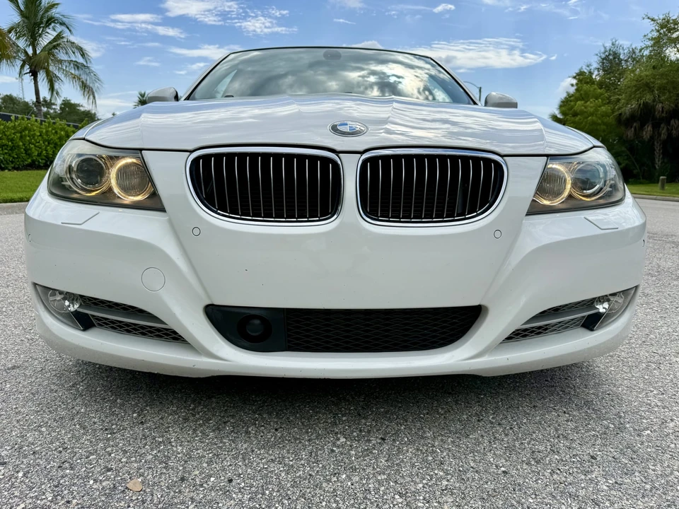 2009 BMW E90 3 Series Sedan - Image 4 of 31