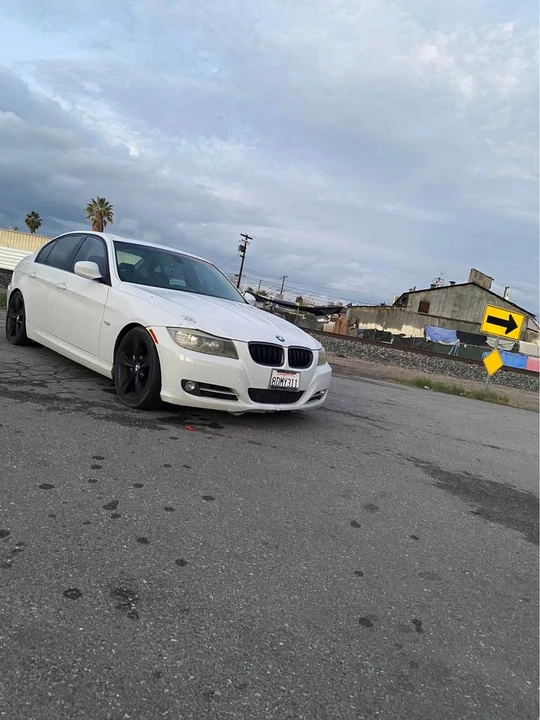 2009 BMW E90 335i Sedan - Image 2 of 7