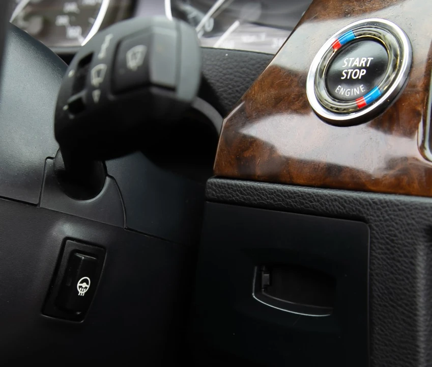 2009 BMW E93 335i Convertible - Image 14 of 19