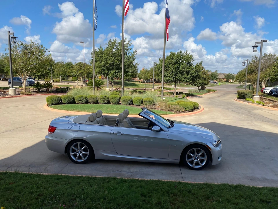 2009 BMW E93 335i Convertible - Image 12 of 31