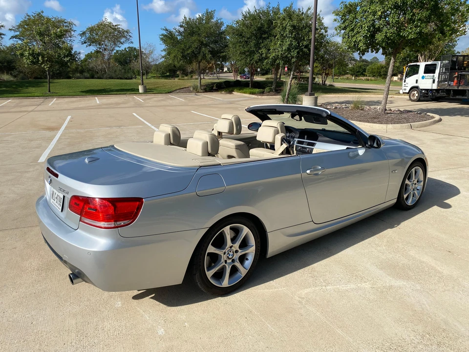 2009 BMW E93 335i Convertible - Image 10 of 31