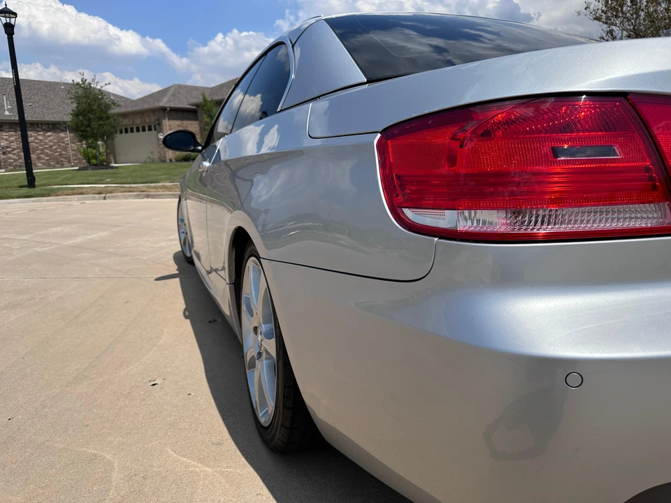 2009 BMW E93 335i Convertible - Image 29 of 31