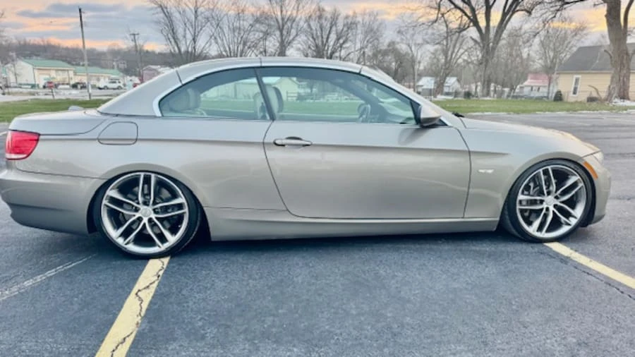 2009 BMW E93 335i Convertible - Image 2 of 14