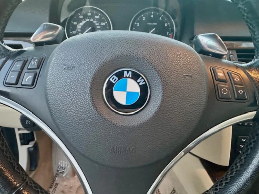 2009 BMW E93 335i Convertible - Image 13 of 14