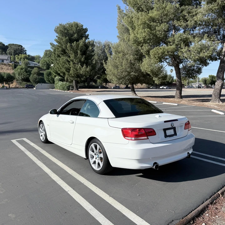 2009 BMW E93 335i Convertible - Image 9 of 31