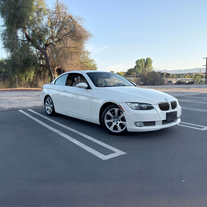 2009 BMW E93 335i Convertible - Image 11 of 31