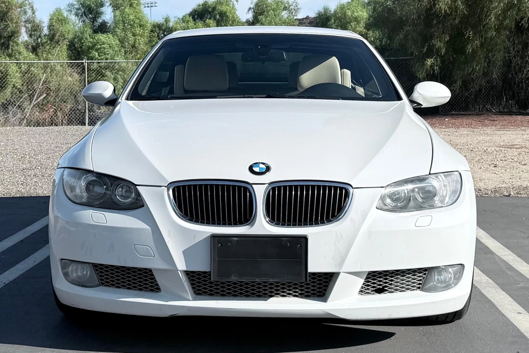 2009 BMW E93 335i Convertible - Image 2 of 31