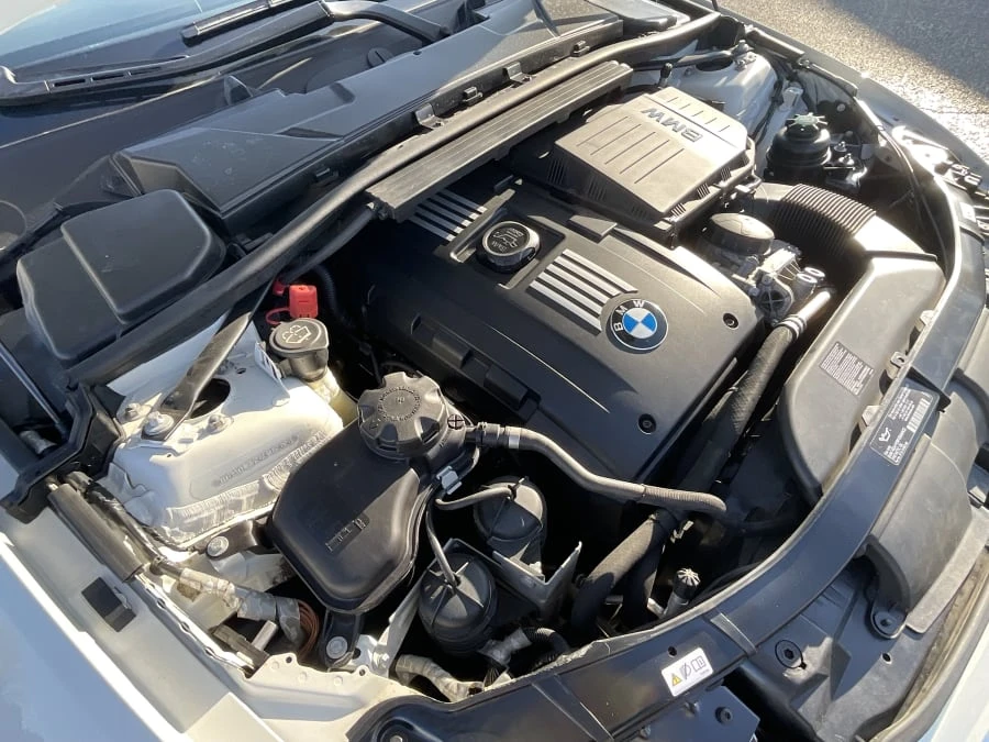 2009 BMW E93 335i Convertible - Image 13 of 14