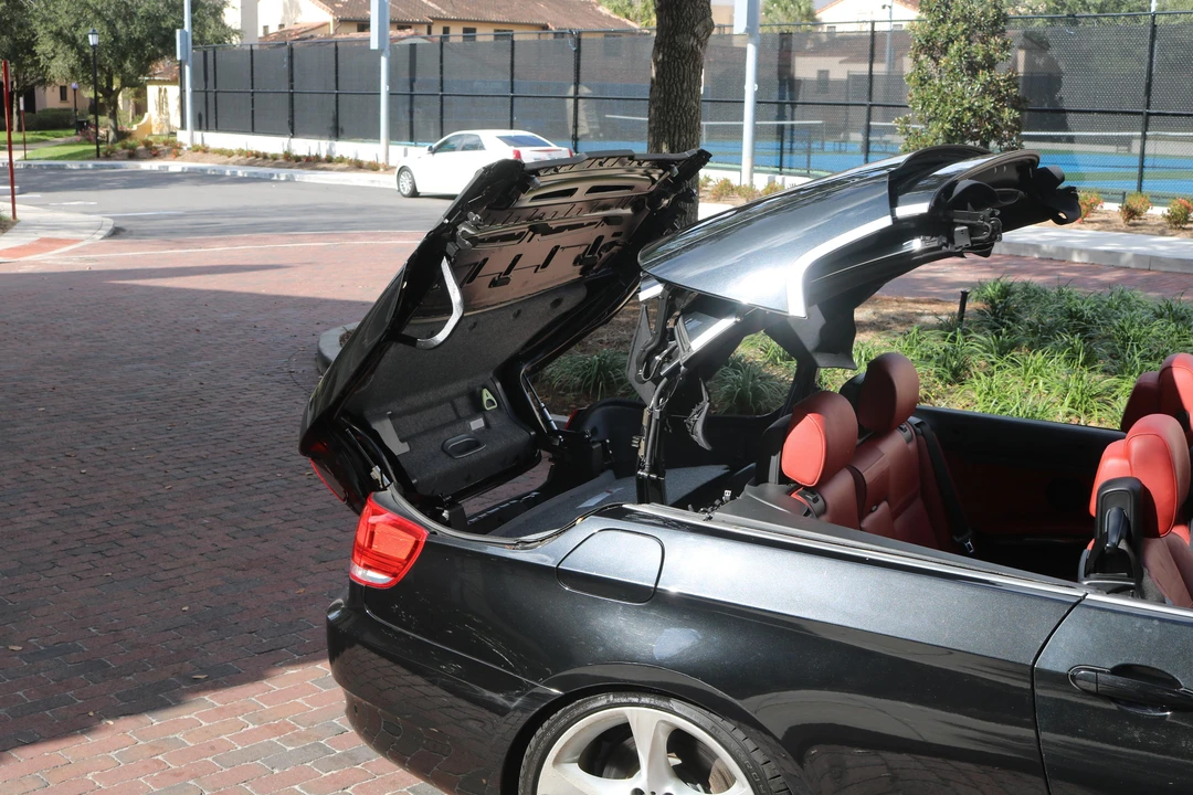 2009 BMW E93 335i Convertible - Image 21 of 22