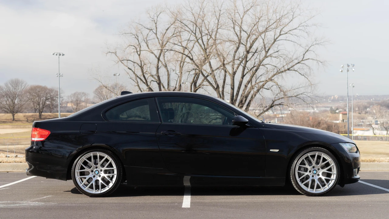 2009 BMW E92 335i Coupe - Image 9 of 31