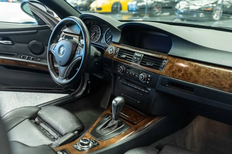 2009 BMW E93 335i Convertible - Image 12 of 14