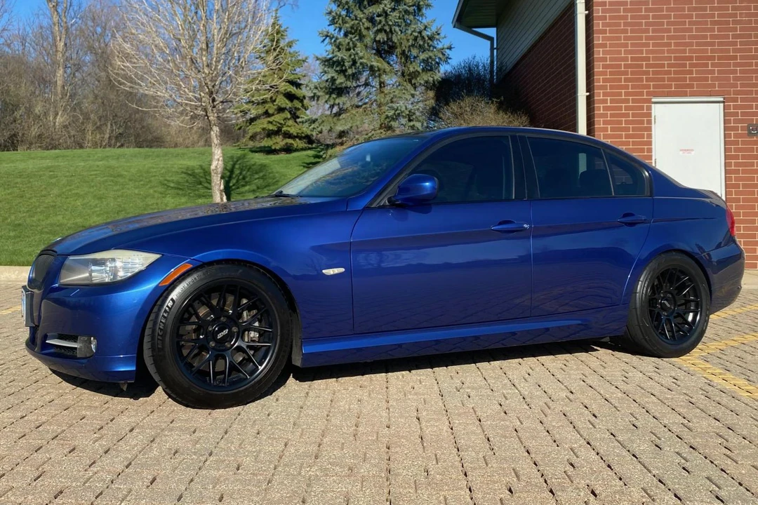 2009 BMW E90 335i Sedan - Image 11 of 31