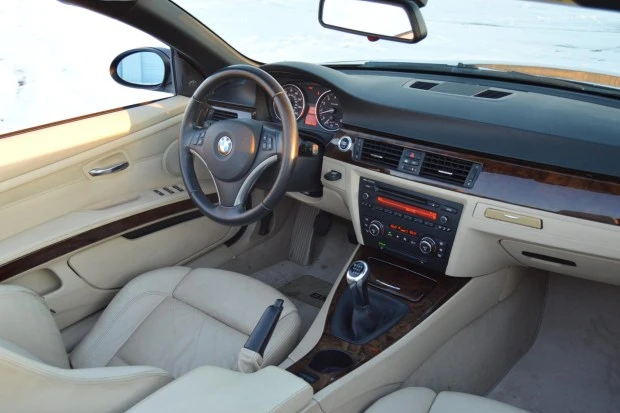 2009 BMW E93 335i Convertible - Image 4 of 7