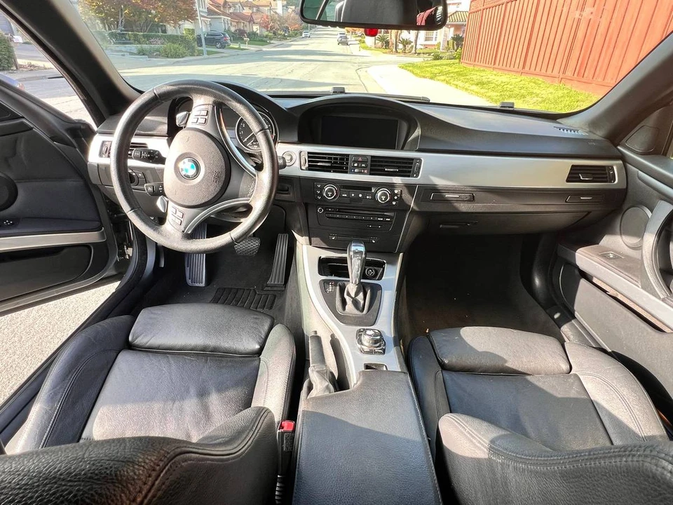 2009 BMW E93 335i Convertible - Image 7 of 8