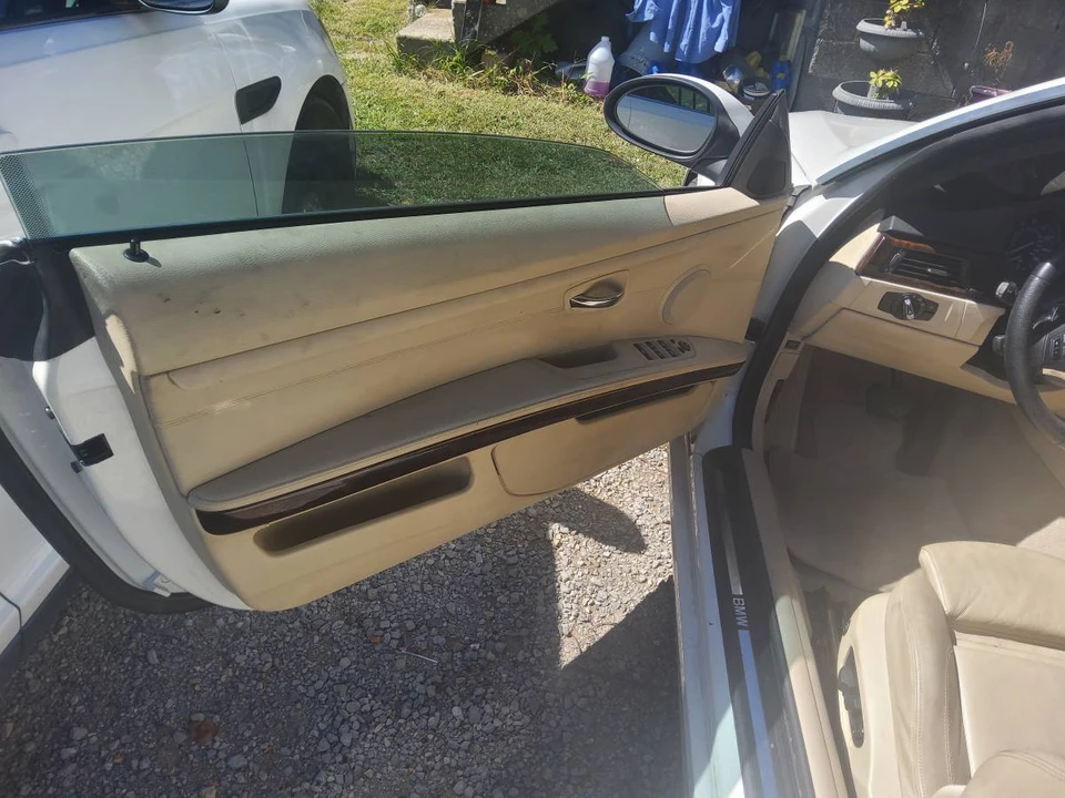 2009 BMW E93 335i Convertible - Image 17 of 24