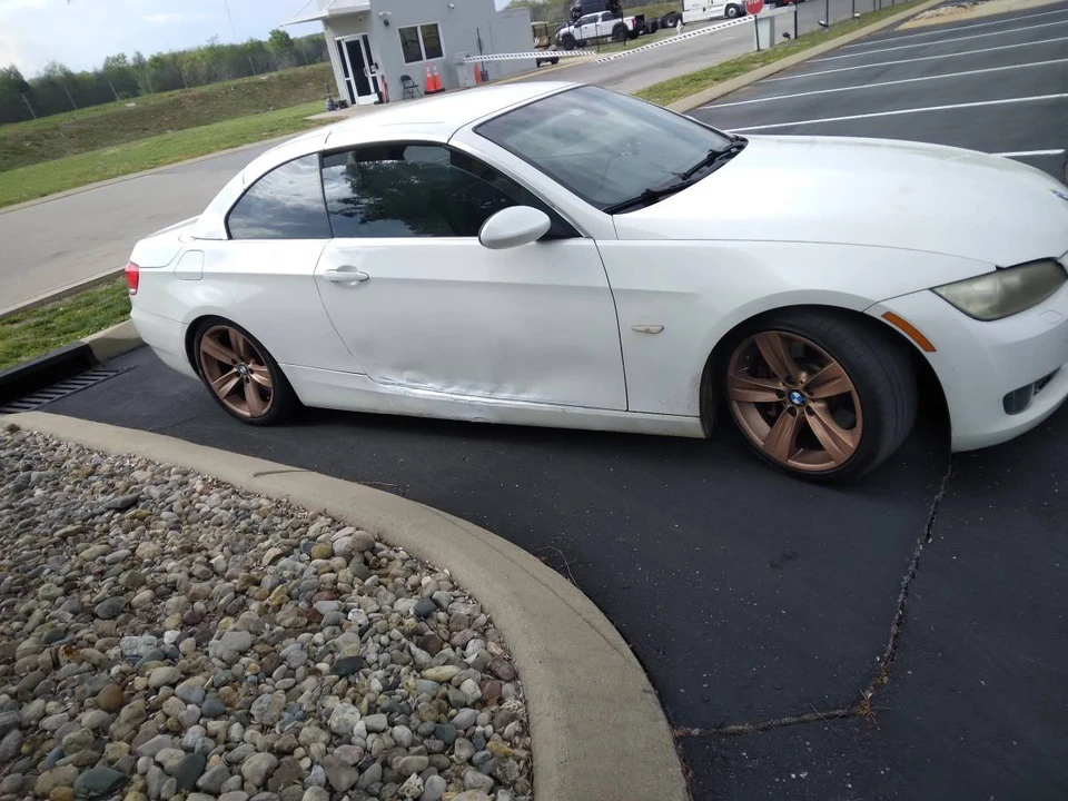 2009 BMW E93 335i Convertible - Image 4 of 24