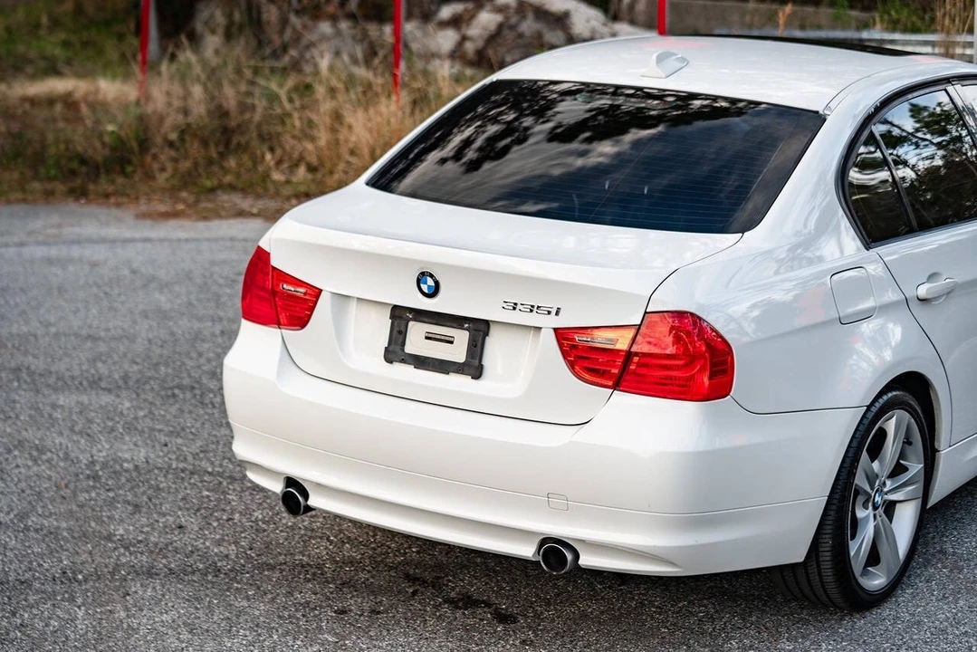 2009 BMW E90 335i Sedan - Image 10 of 21