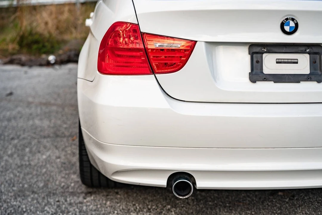 2009 BMW E90 335i Sedan - Image 17 of 21