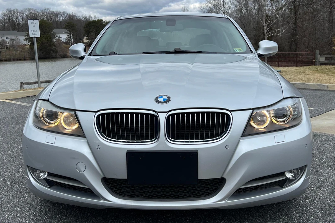 2009 BMW E90 335i Sedan - Image 2 of 31