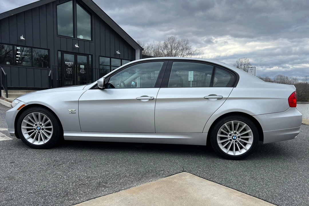 2009 BMW E90 335i Sedan - Image 3 of 31