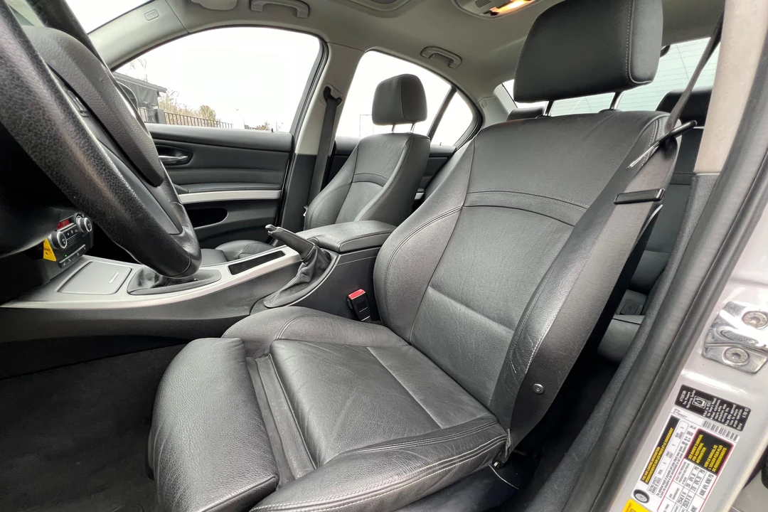 2009 BMW E90 335i Sedan - Image 24 of 31