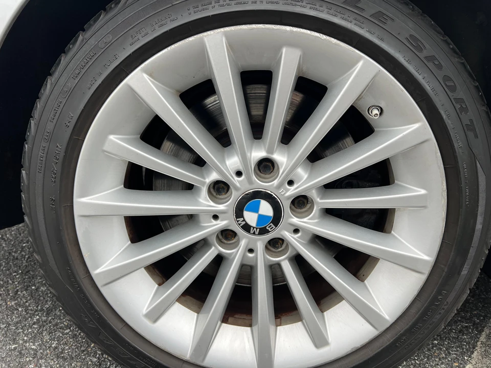 2009 BMW E90 335i Sedan - Image 17 of 31