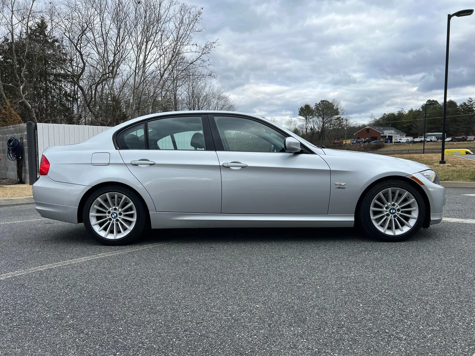 2009 BMW E90 335i Sedan - Image 8 of 31