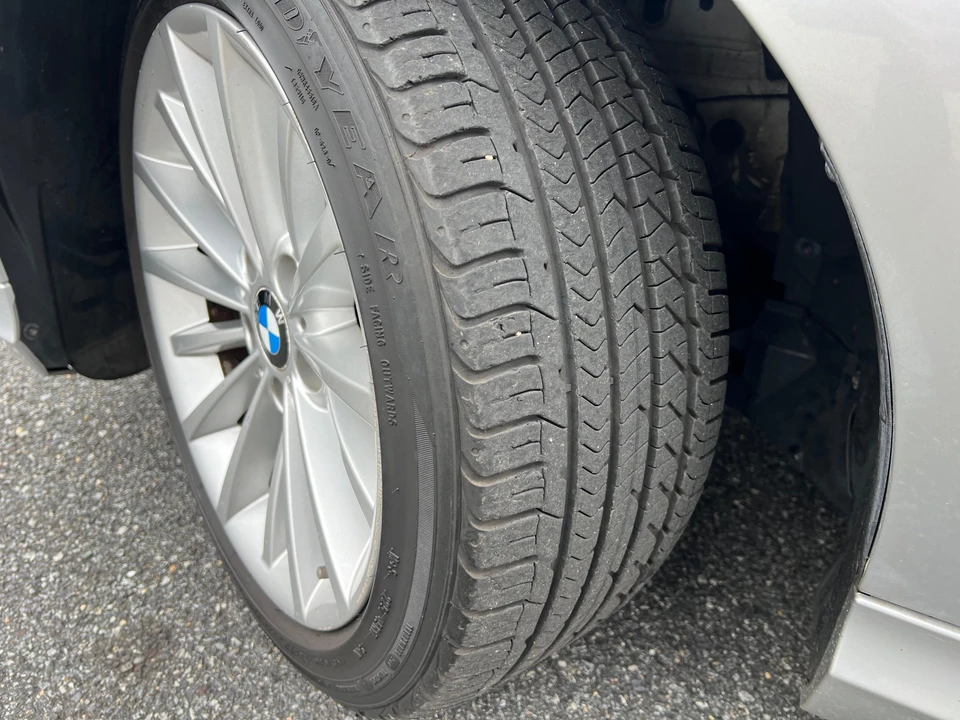 2009 BMW E90 335i Sedan - Image 19 of 31
