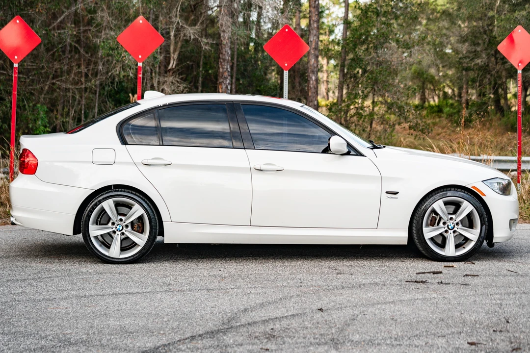 2009 BMW E90 335i Sedan - Image 3 of 31