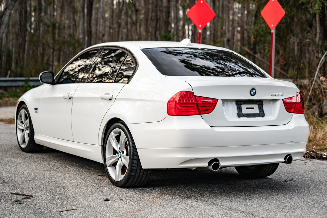 2009 BMW E90 335i Sedan - Image 16 of 31