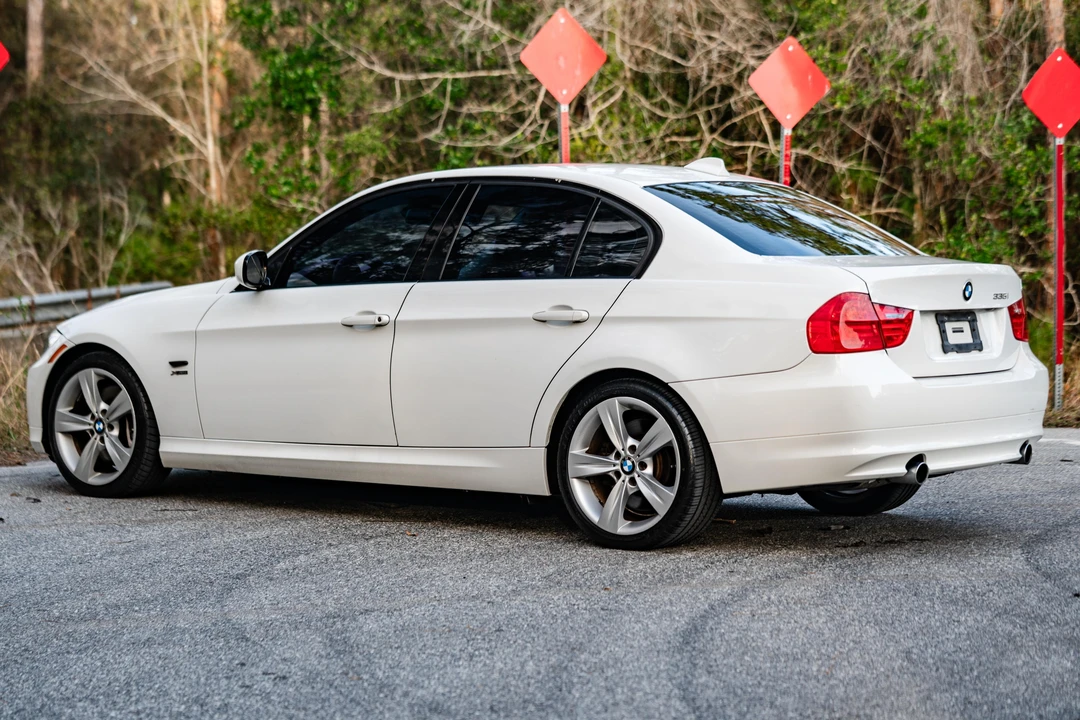 2009 BMW E90 335i Sedan - Image 13 of 31