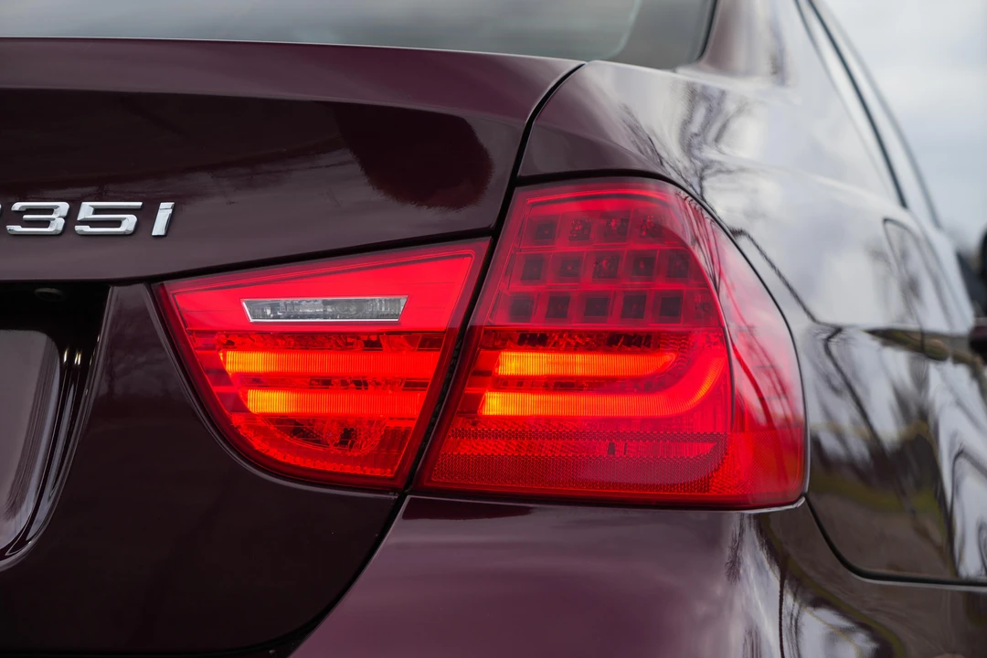 2009 BMW E90 335i Sedan - Image 20 of 31