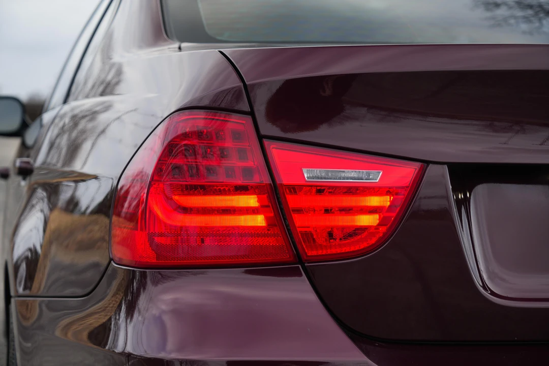 2009 BMW E90 335i Sedan - Image 19 of 31