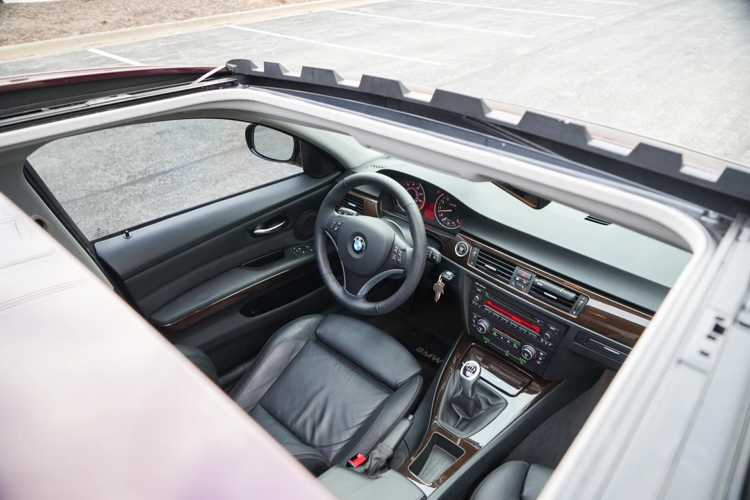 2009 BMW E90 335i Sedan - Image 24 of 31