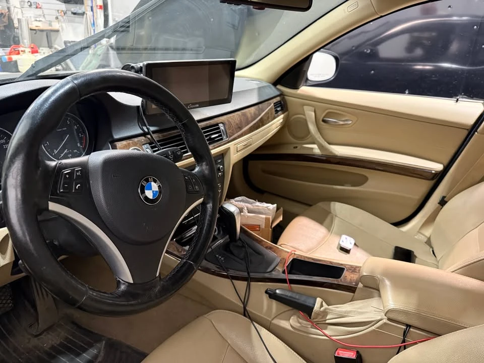 2009 BMW E90 3 Series Sedan - Image 6 of 11