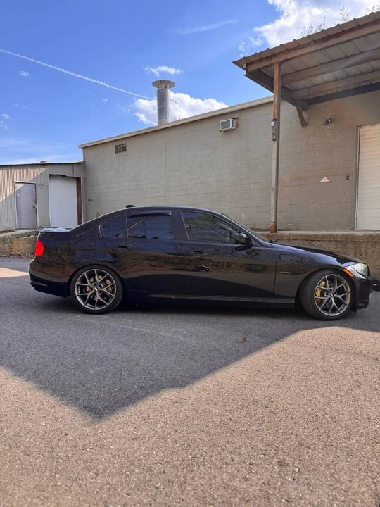 2009 BMW E90 335i Sedan - Image 9 of 23