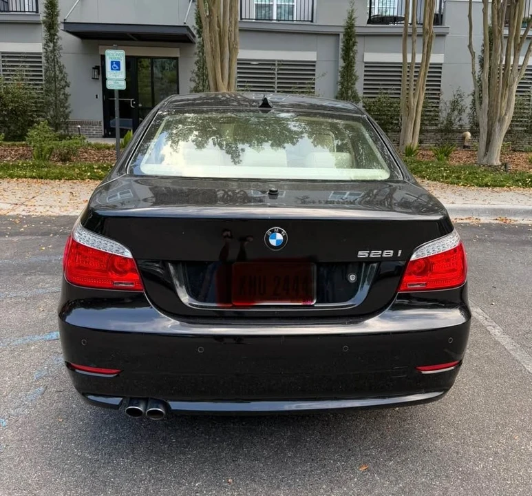 2009 BMW E60 5 Series Sedan - Image 2 of 5