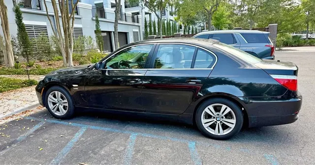 2009 BMW 5 Series 525i Sedan 4D