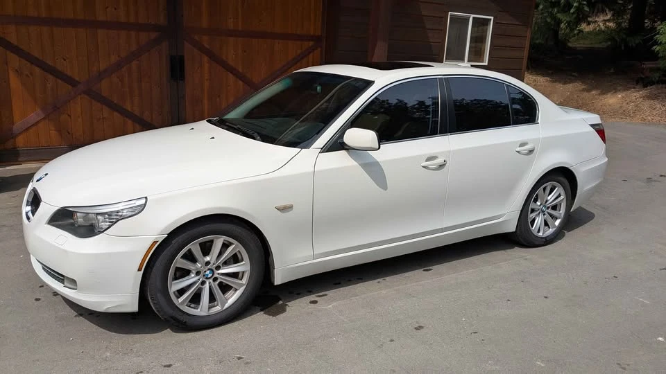 2009 BMW E60 5 Series Sedan - Image 3 of 15