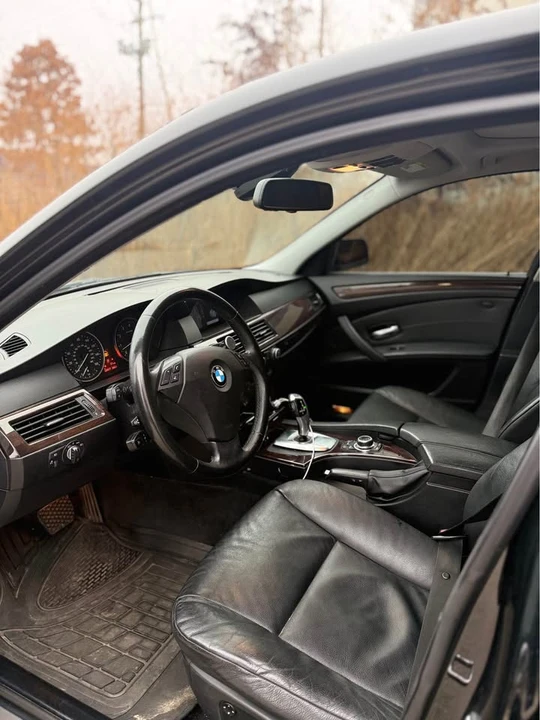 2009 BMW E60 5 Series Sedan - Image 5 of 5