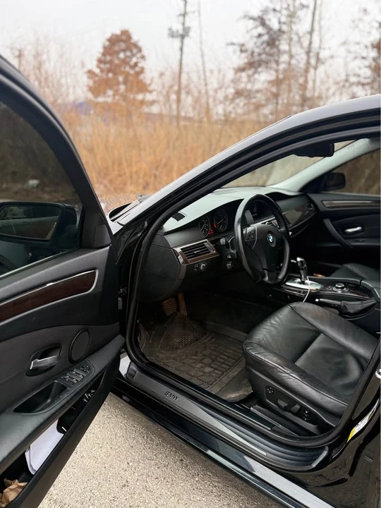 2009 BMW E60 5 Series Sedan - Image 4 of 5