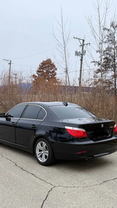 2009 BMW E60 5 Series Sedan - Image 2 of 5