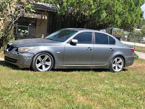 2009 BMW 5 Series 528i Sedan 4D