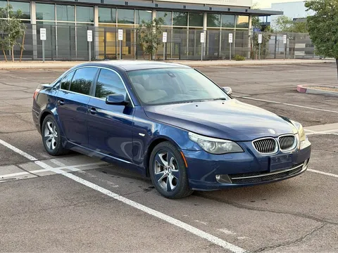 2009 BMW 5 Series 528i Sedan 4D