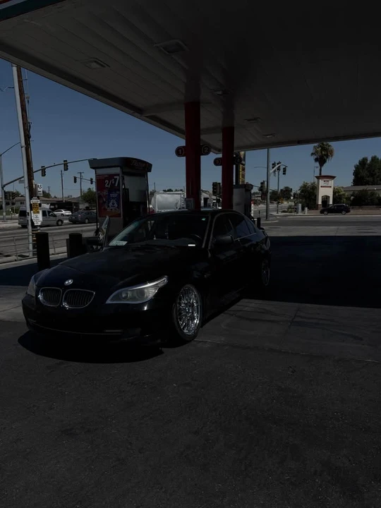 2009 BMW E60 5 Series Sedan - Image 5 of 8