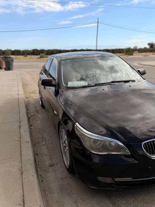 2009 BMW E60 5 Series Sedan - Image 2 of 8
