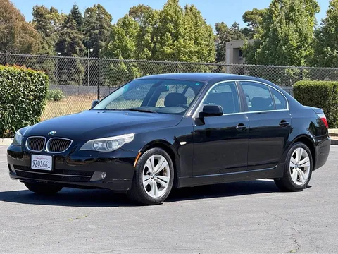 2009 BMW 5 Series 528i Sedan 4D