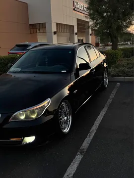 2009 BMW 5 Series 528i Sedan